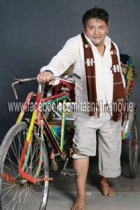 Arun nalavade as cycle rikshawala in taani marathi movie