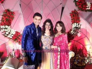 Amruta Khanvilkar with new couple
