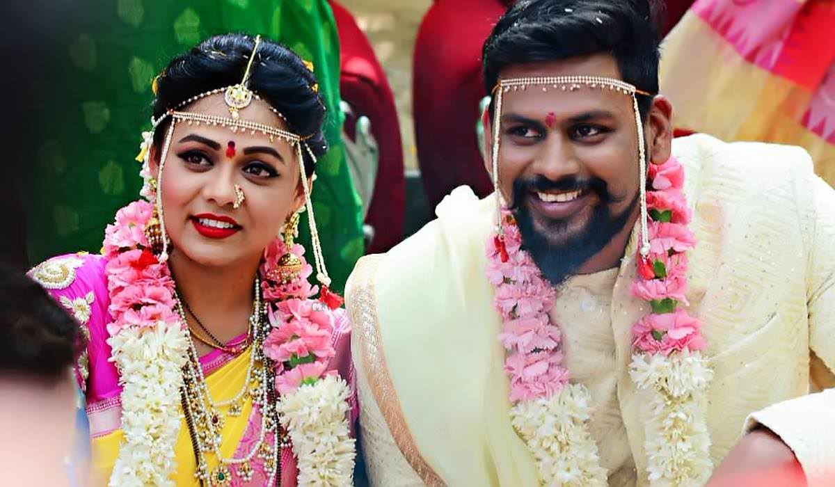 Prarthana Behere Actress Marriage Wedding Photos Abhishek Javkar Engineer ...